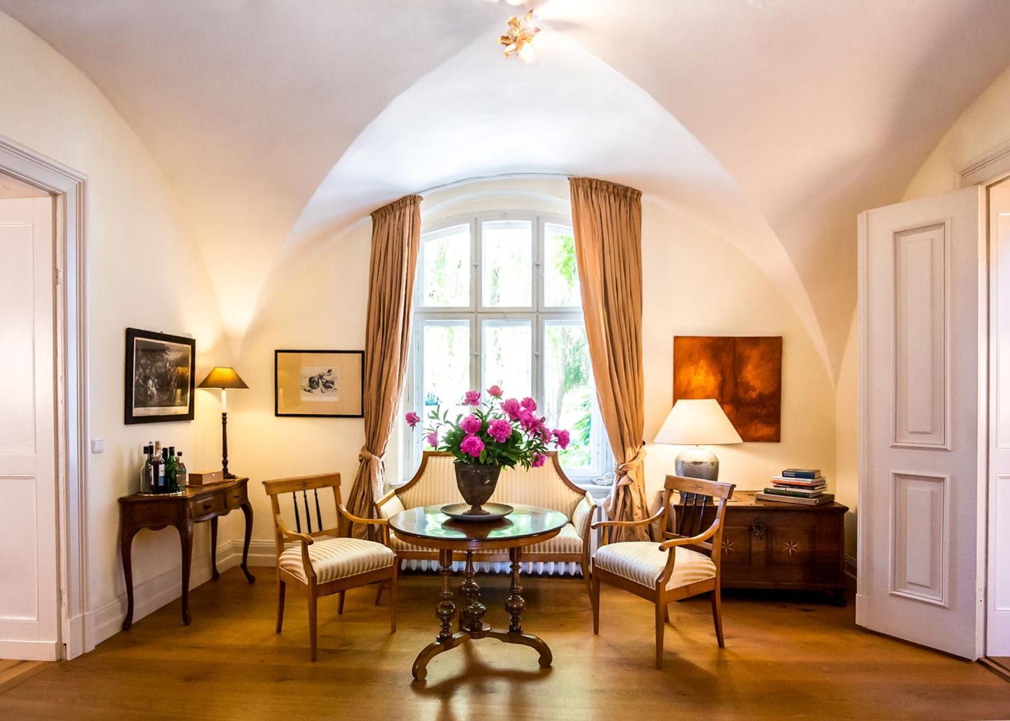 Gutshaus Penzlin Villa Meyenburg  ภายนอก รูปภาพ