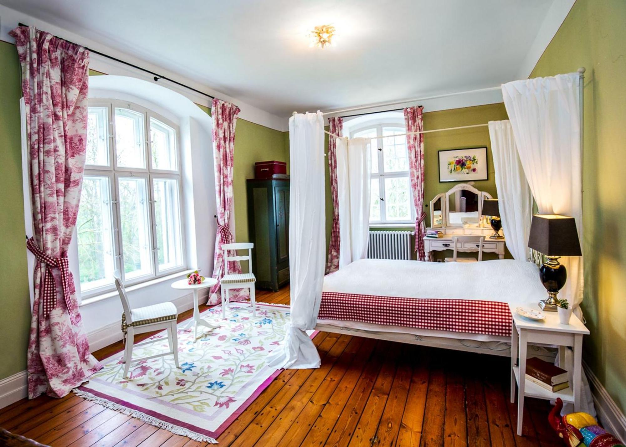 Gutshaus Penzlin Villa Meyenburg  ภายนอก รูปภาพ